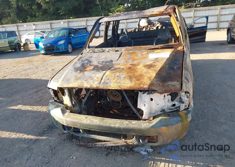 1999 Ford F250 Super Duty from USA, damaged, VIN 1FTNX21S1XEC66038